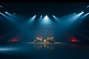 《静默频道》横版海报,老式收音机里的静电噪点画面